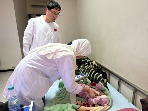 配资台 跨越五十年的山海同心，中国援摩医生仁心仁术搭建“健康桥梁”
